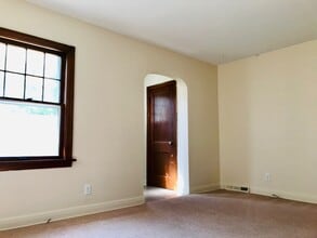 2121 16th St, Unit 2121 South in Rock Island, IL - Building Photo - Building Photo