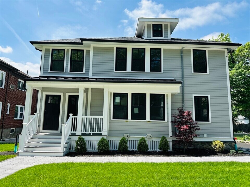 123 Oxford Rd in Newton, MA - Building Photo