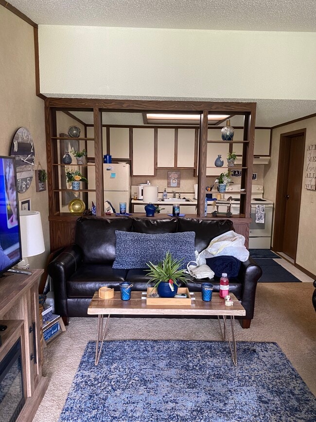 Cedargate Apartments in Waterford, MI - Foto de edificio - Building Photo