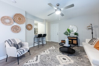 Willow Trail Apartments in Norcross, GA - Building Photo - Interior Photo