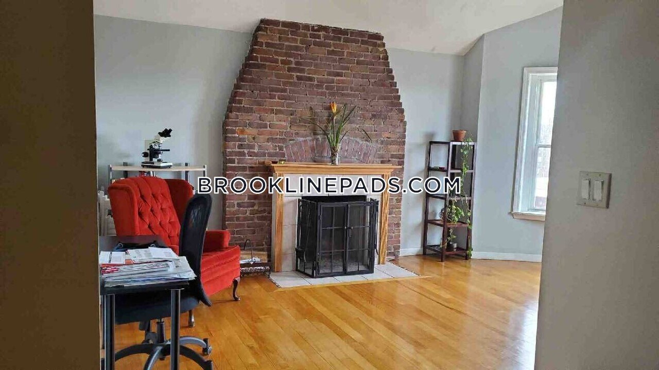 154 Harvard St in Brookline, MA - Building Photo