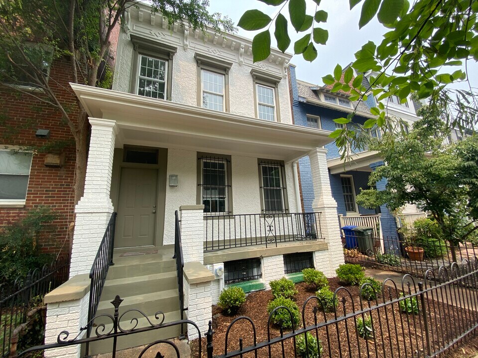 1320 K St SE in Washington, DC - Building Photo