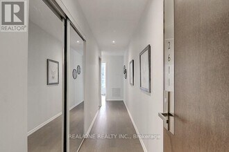 70 Temperance St in Toronto, ON - Building Photo - Building Photo