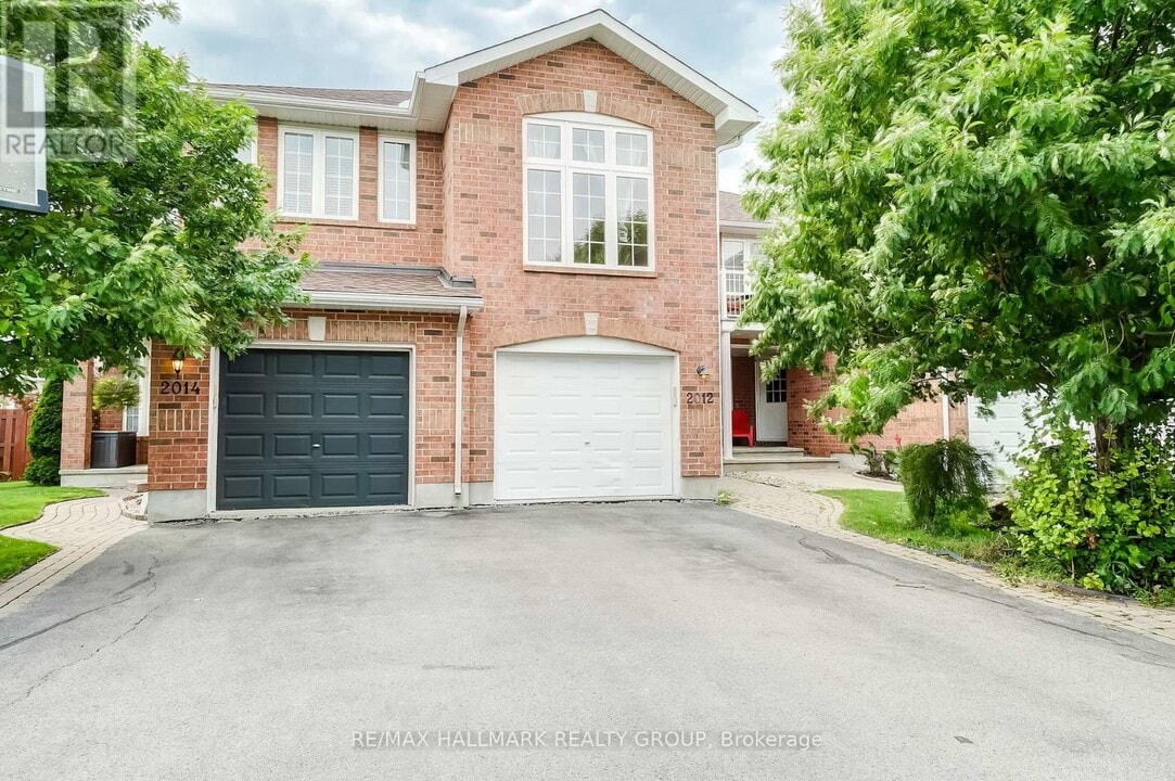 2012 Azalea Ln in Ottawa, ON - Building Photo