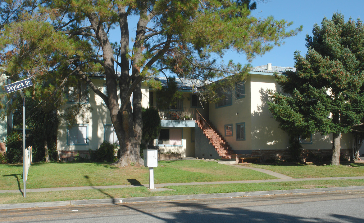 2491 Skylark Dr in San Jose, CA - Building Photo