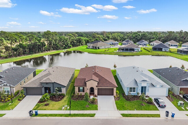 11817 Moonsail Dr in Palmetto, FL - Building Photo - Building Photo