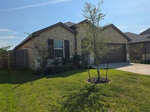 4923 Edgewood Dr in Arcola, TX - Building Photo - Building Photo