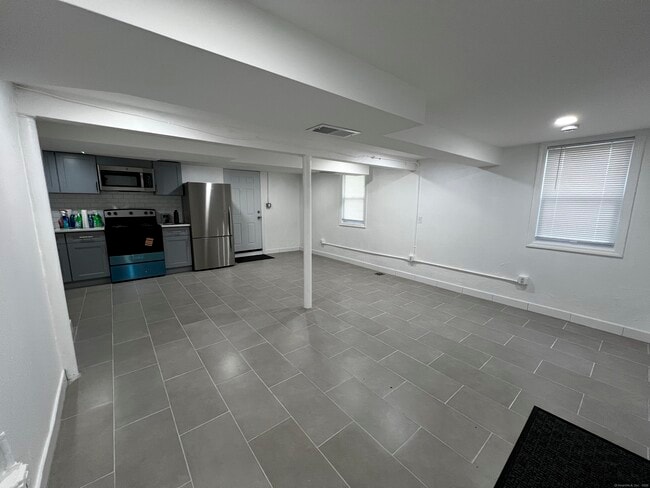 24 Martone St in Waterbury, CT - Building Photo - Building Photo