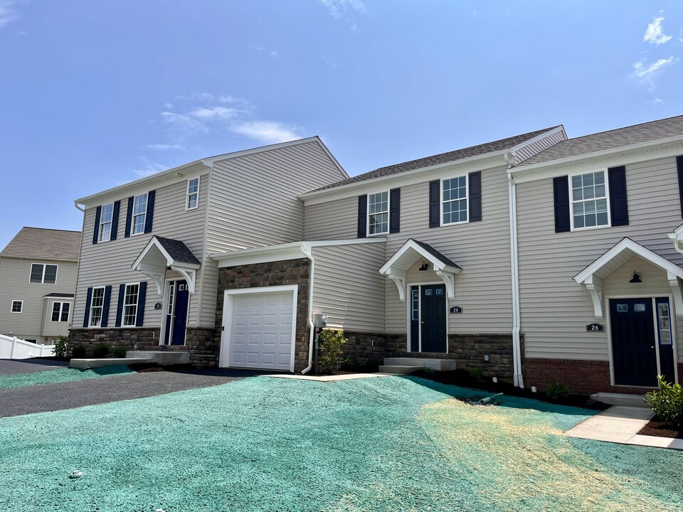 1Riverview Townhomes in Wrightsville, PA - Building Photo