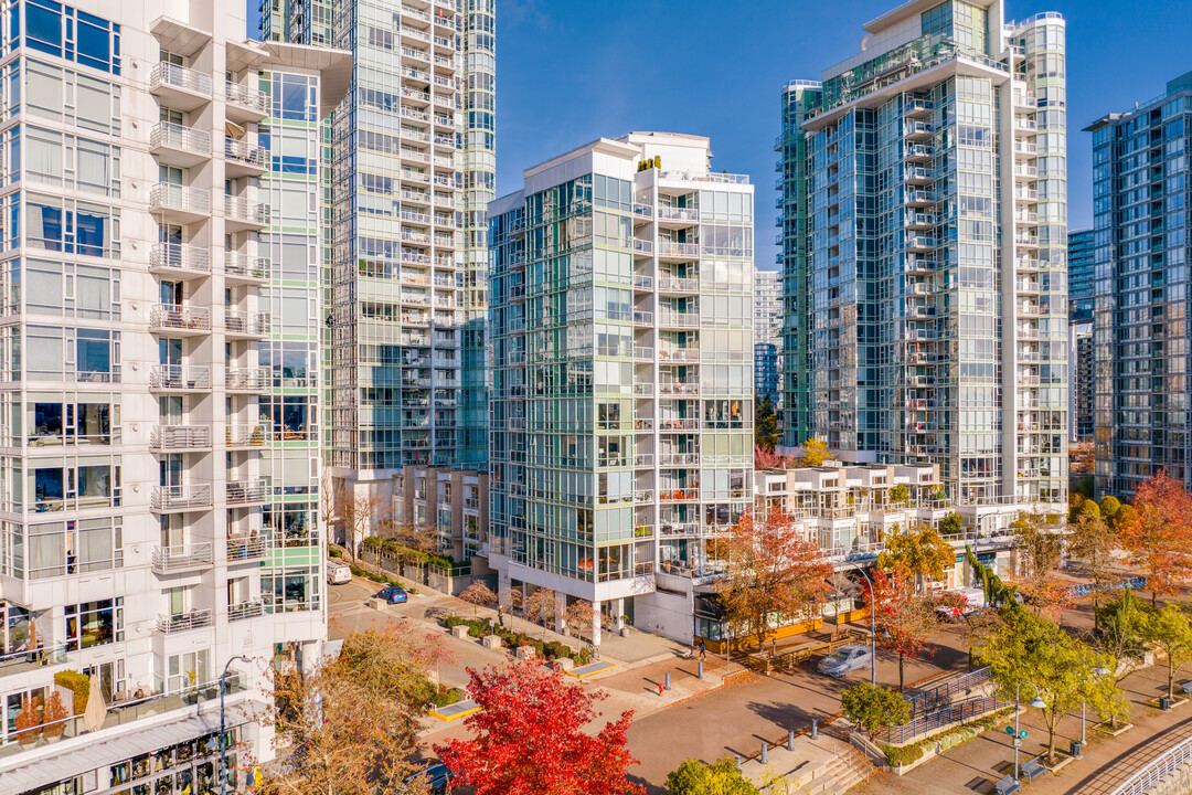 Marinaside Resort Residences in Vancouver, BC - Building Photo