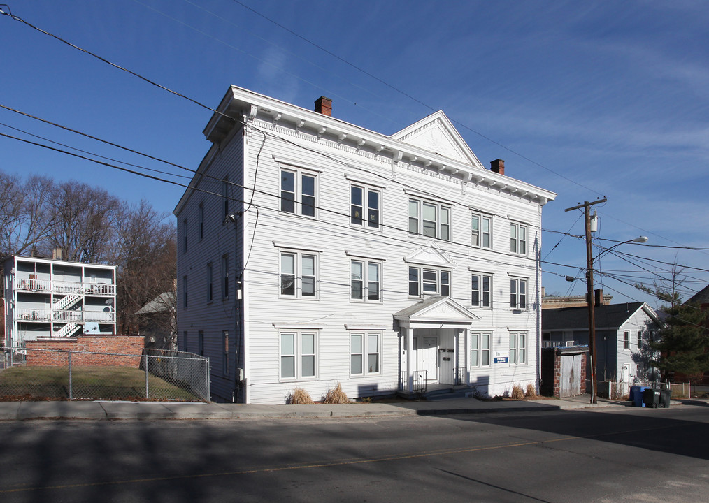 68 Congress Ave in Waterbury, CT - Foto de edificio