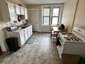 1694 Commonwealth Ave, Unit 2 in Boston, MA - Building Photo - Building Photo