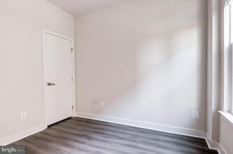 13927 Airfoil Rd in Herndon, VA - Building Photo - Building Photo