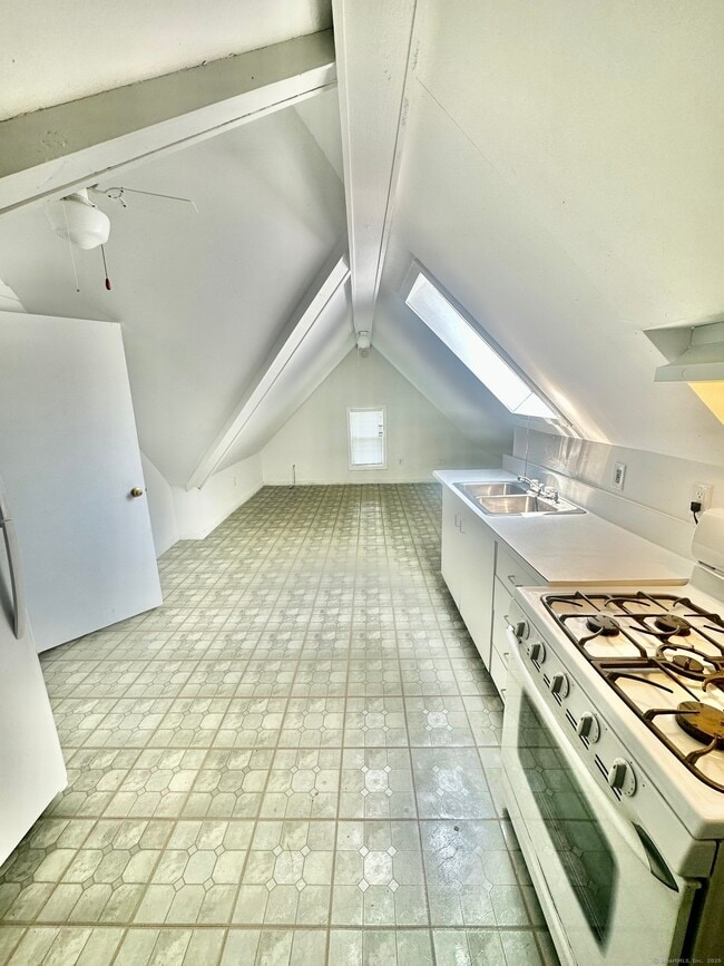 13 Simons Ave in Waterbury, CT - Building Photo - Building Photo