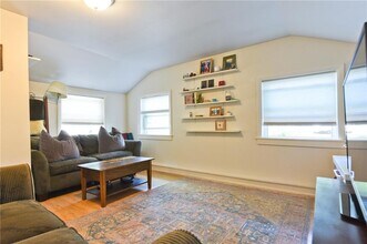 27 River Ave in South Kingstown, RI - Building Photo - Building Photo