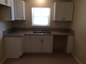 2266 S Eunice Ave in Fresno, CA - Building Photo - Building Photo