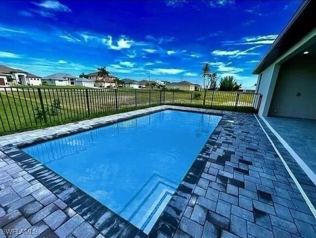 2830 NW 46th Pl in Cape Coral, FL - Building Photo - Building Photo
