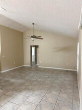 650 Lakemont Dr in Brandon, FL - Building Photo - Building Photo