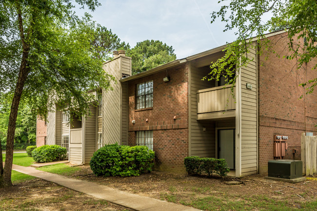 Stonegate Apartments in Memphis, TN - Building Photo - Building Photo