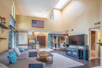 1351 El Lazo Ct in Camarillo, CA - Building Photo - Building Photo