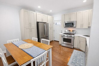 2467 N Clark St, Unit 3 in Chicago, IL - Building Photo - Building Photo