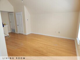 60 Gatheringgreen W, Unit Studio Apartment in Pensacola, FL - Building Photo