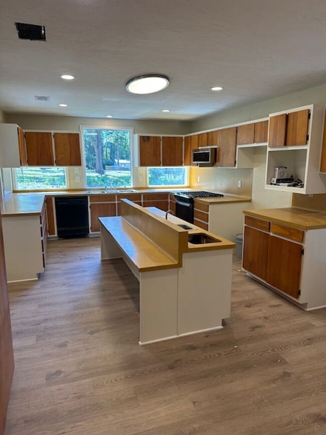 202 Collins Ave in Longview, TX - Building Photo - Building Photo