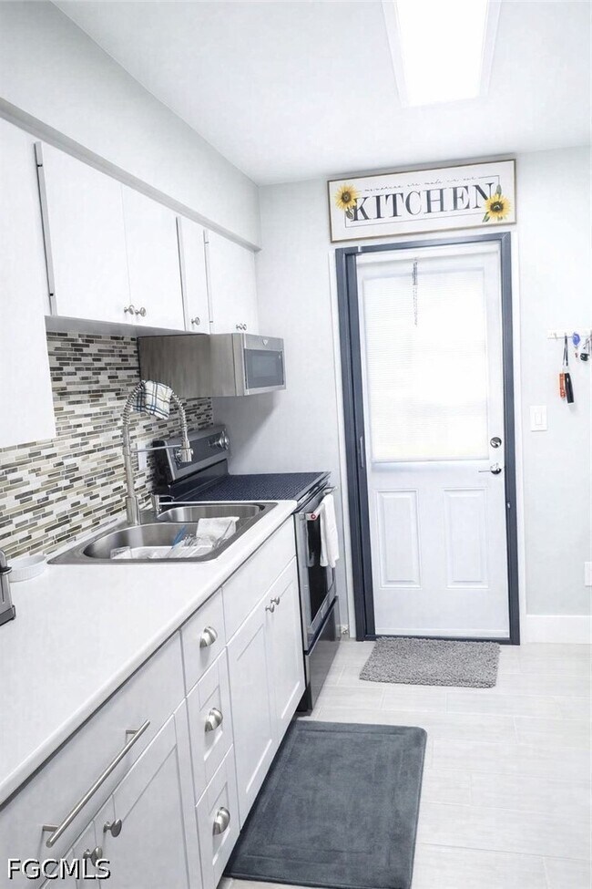 6 Aztec Lily Ln in Lehigh Acres, FL - Building Photo - Building Photo