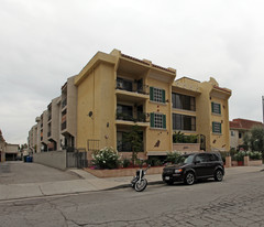 18555 Vincennes St Apartments