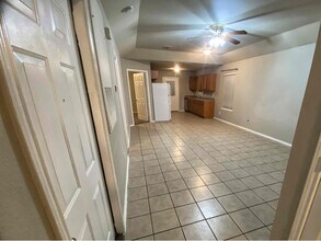 327 S Water Ln in New Braunfels, TX - Building Photo - Building Photo