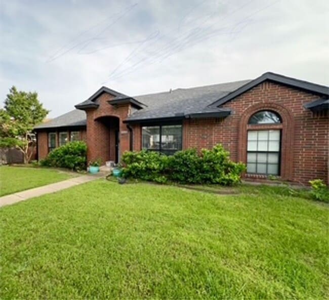 property at 4633 Archer Dr