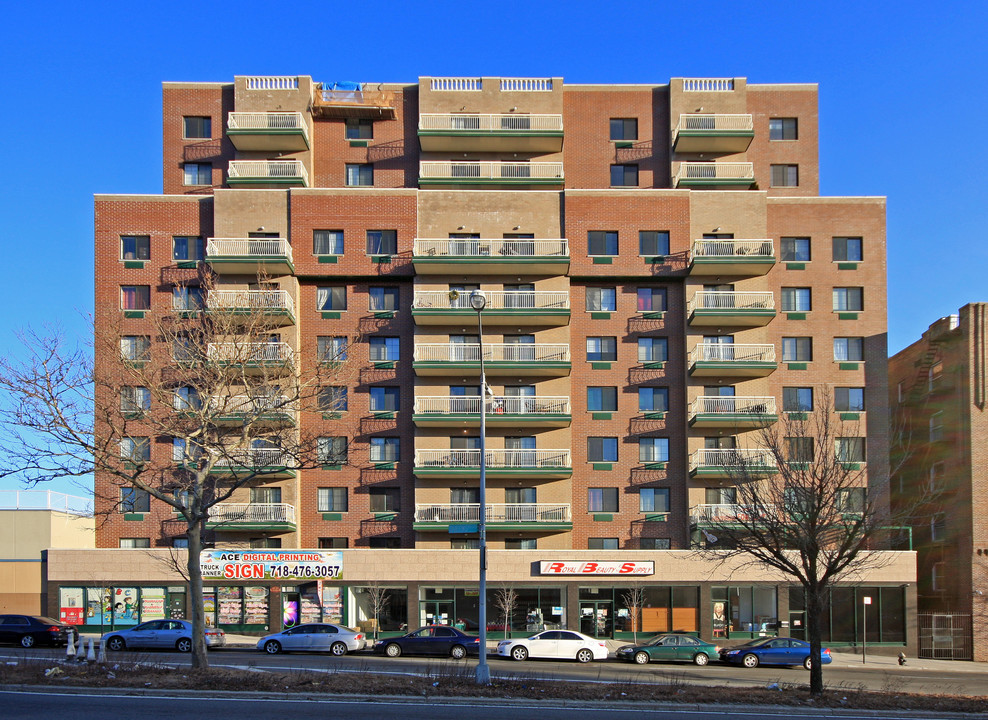 58-25 Queens Blvd in Woodside, NY - Building Photo