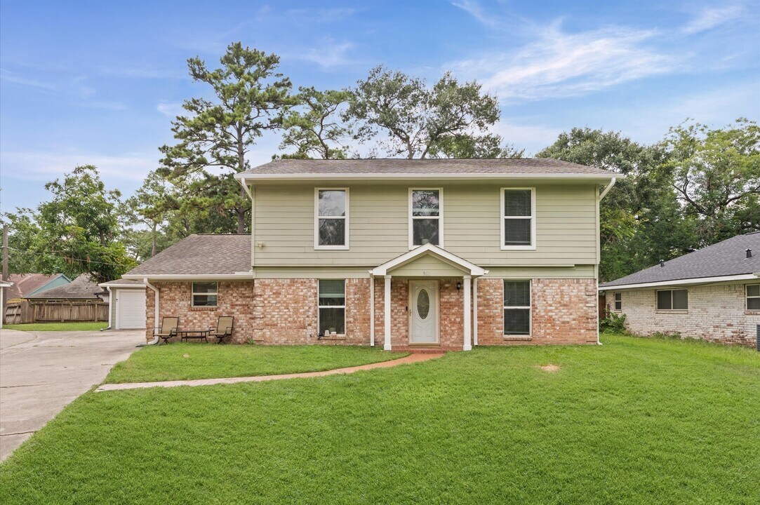 9611 Hearthwood Dr in Houston, TX - Building Photo