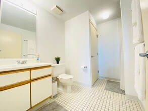 30 Chelsea St, Unit 404 in Everett, MA - Building Photo - Building Photo