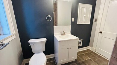 5042 Mardel Ave in St. Louis, MO - Foto de edificio - Building Photo