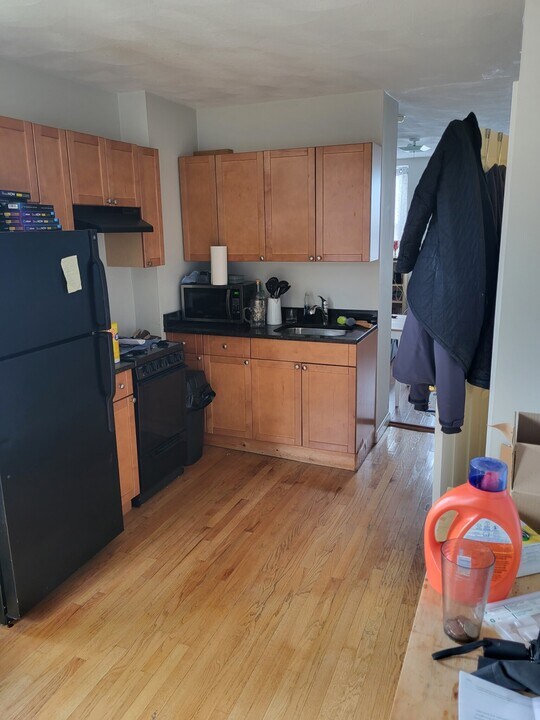 72 Joy St, Unit 19 in Boston, MA - Building Photo