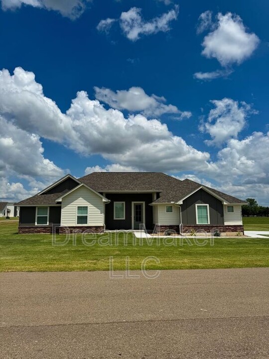 5187 Lily Ln in Goldsby, OK - Building Photo