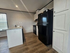 1014 Myakka Dr in North Fort Myers, FL - Building Photo - Building Photo