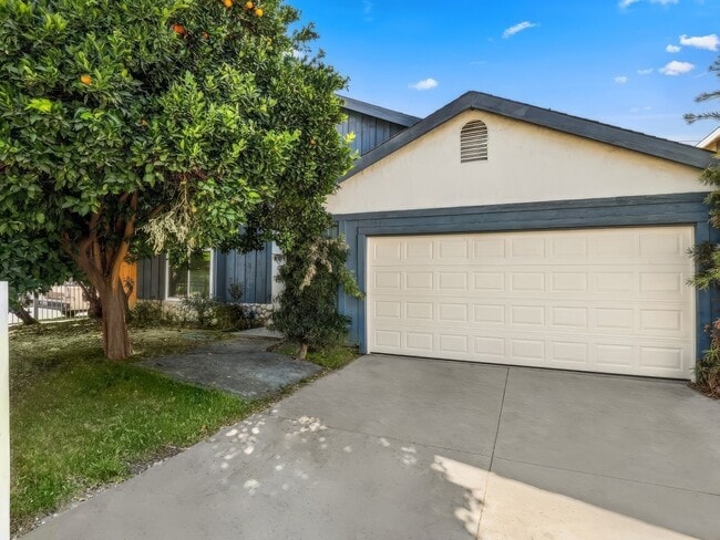 7803 Goldmine Ln in Van Nuys, CA - Building Photo - Building Photo