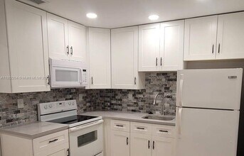 2533 Garfield St-Unit -A in Hollywood, FL - Building Photo - Building Photo