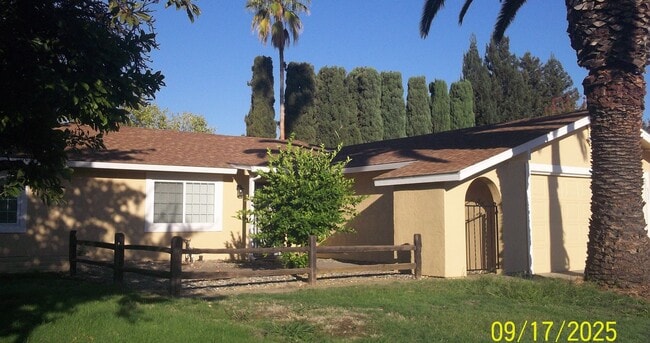 8221 Argo Dr in Citrus Heights, CA - Building Photo - Building Photo