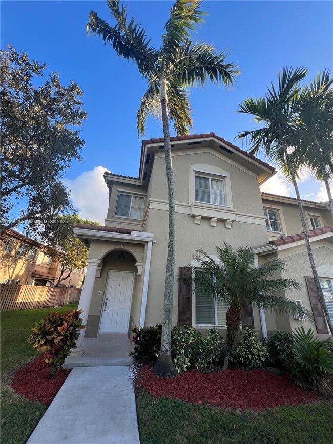 10776 NW 84th Ln in Doral, FL - Building Photo - Building Photo