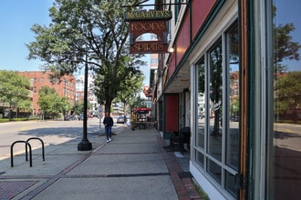 The Residences at Elm Street in Manchester, NH - Foto de edificio - Building Photo