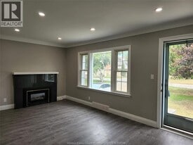 4221 Kennedy Dr E in Windsor, ON - Building Photo