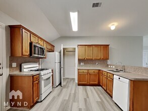24226 Hard Wood Dr in Huffman, TX - Building Photo - Building Photo