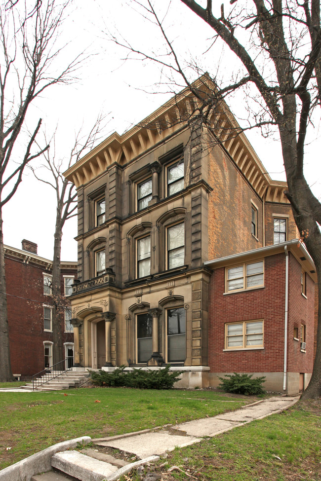 1321 S 4th St in Louisville, KY - Building Photo - Building Photo