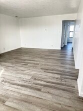 329 Geraldine Rd SE, Unit Apartment C in Rio Rancho, NM - Foto de edificio - Building Photo