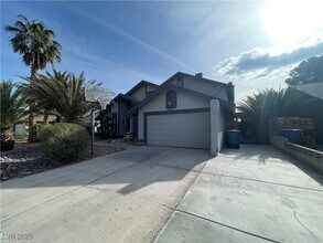 4570 Freshwater Dr in Las Vegas, NV - Building Photo - Building Photo