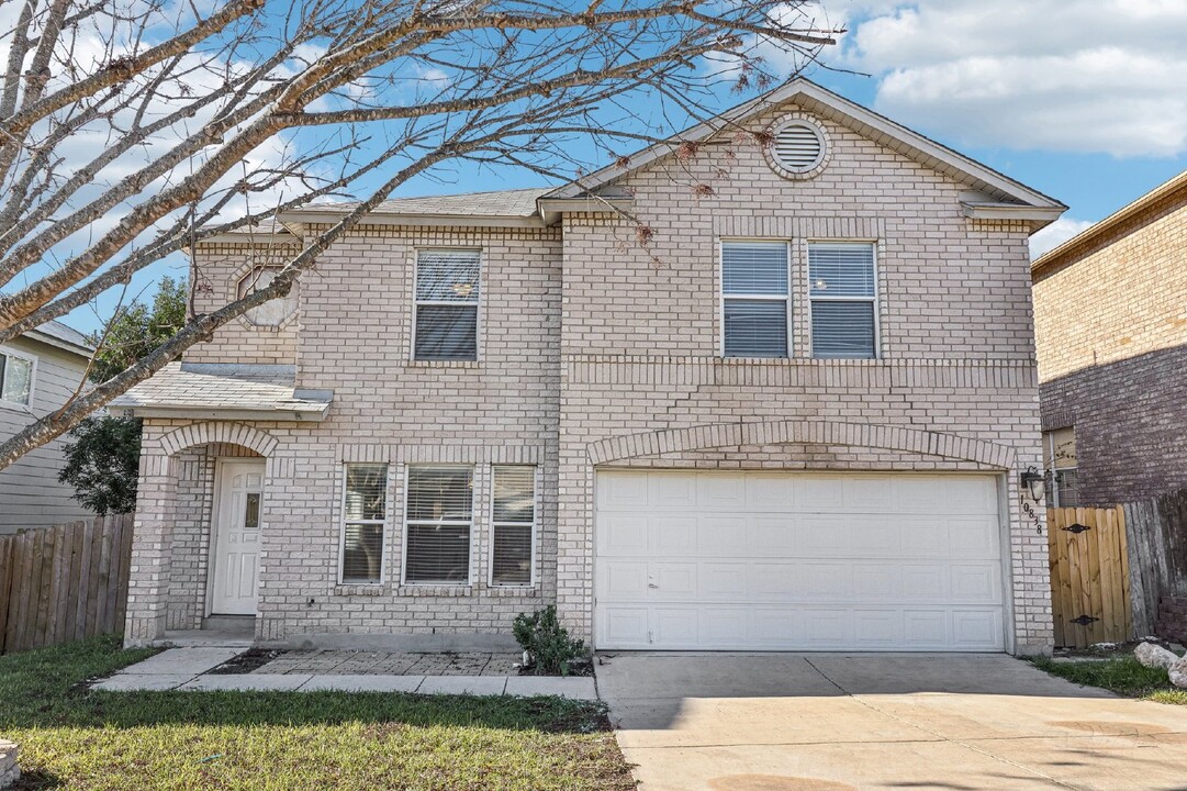 10838 Caddo Cavern in San Antonio, TX - Building Photo