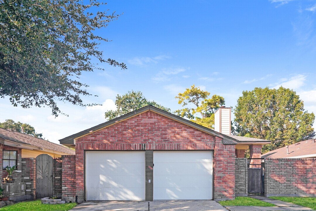 3430 Vandyke Dr in Spring, TX - Building Photo